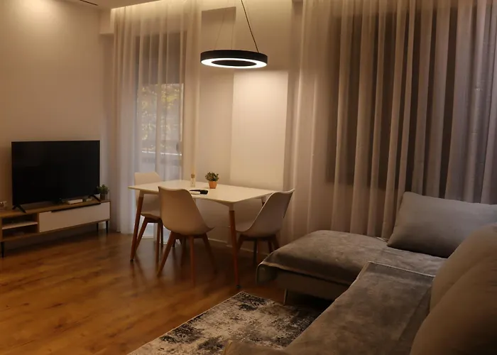 Lakeside Comfort - Self Check-in Apartment *