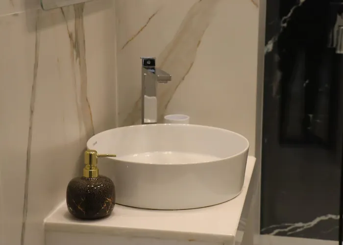 Lakeside Comfort - Self Check-in Apartment Tirana